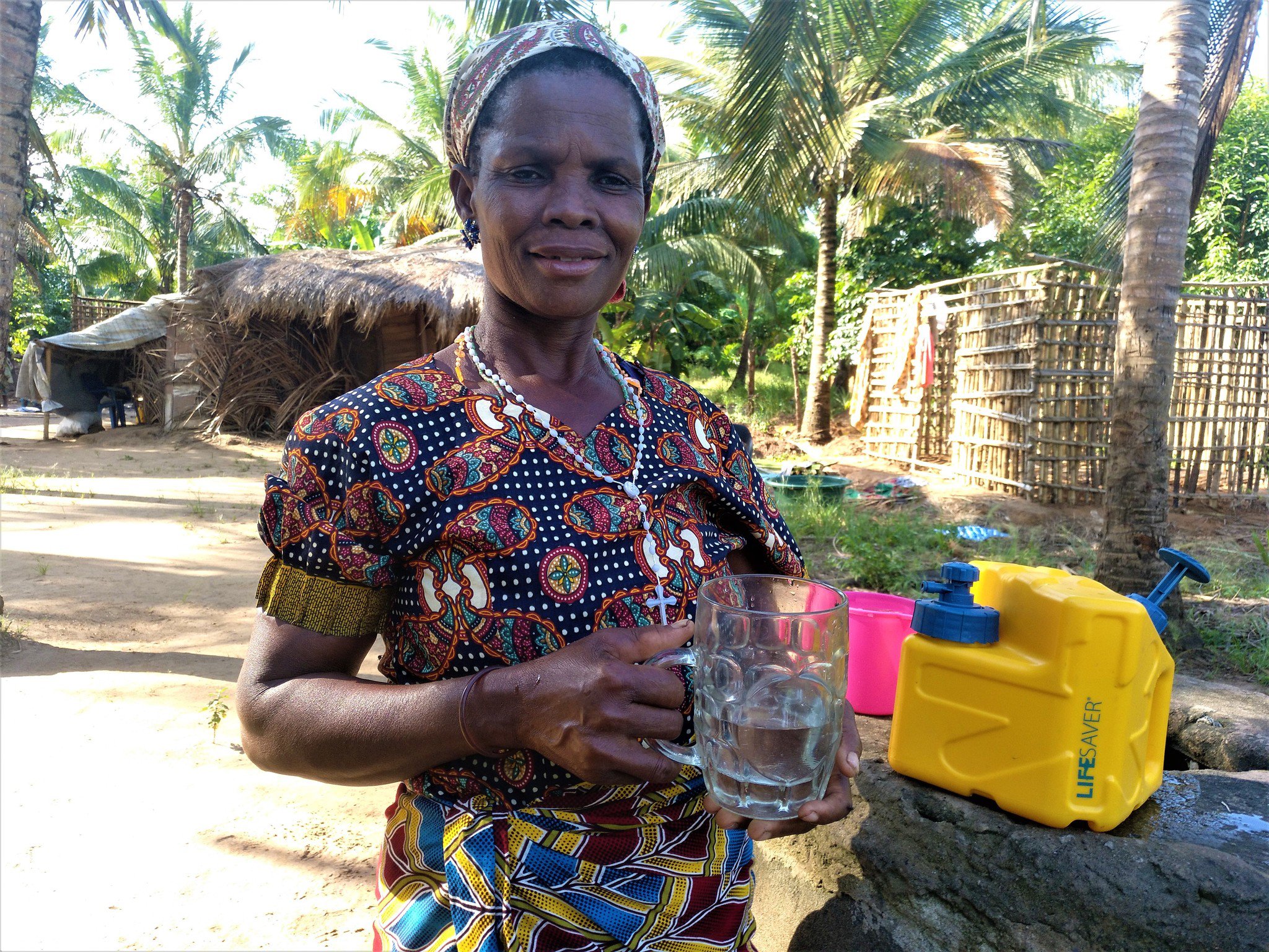  Mozambique_survivor_Lifesavercube116716lpr.jpg 