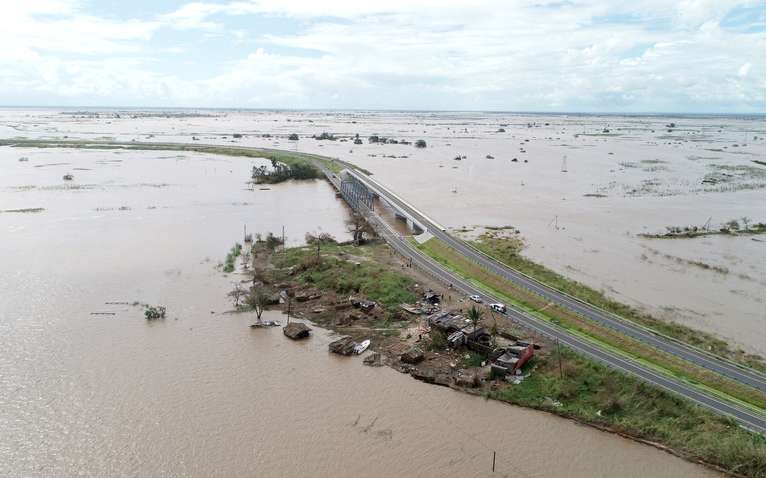  Mozambique flooded road 