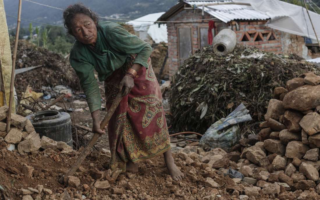 94354_clearing_rubble.jpg