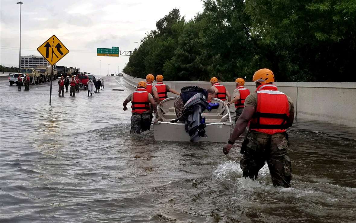 Hurricane-Harvey-Texas-Army-National-Guard-response_2.jpg