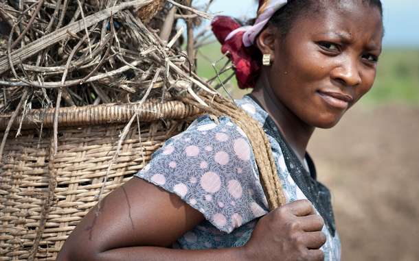 Neema-DRC-female-farmer-OGB-90086.jpg