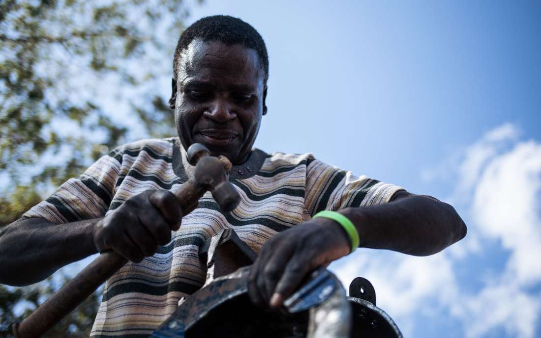  OGB_112558_Kibwile, 55 makes a brazier.jpg 