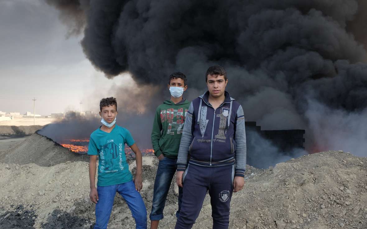 children_play_by_burning_oil_102736lpr.jpg