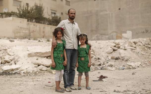 farher_and_two_daughters_94130lpr_610x381.jpg