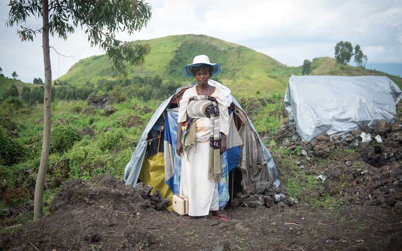  woman-mugunga-camp-democratic-republic-of-congo-ogb-76130_Colin-Delfosse.jpg 